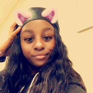 Meet your Posher, Andrea l.